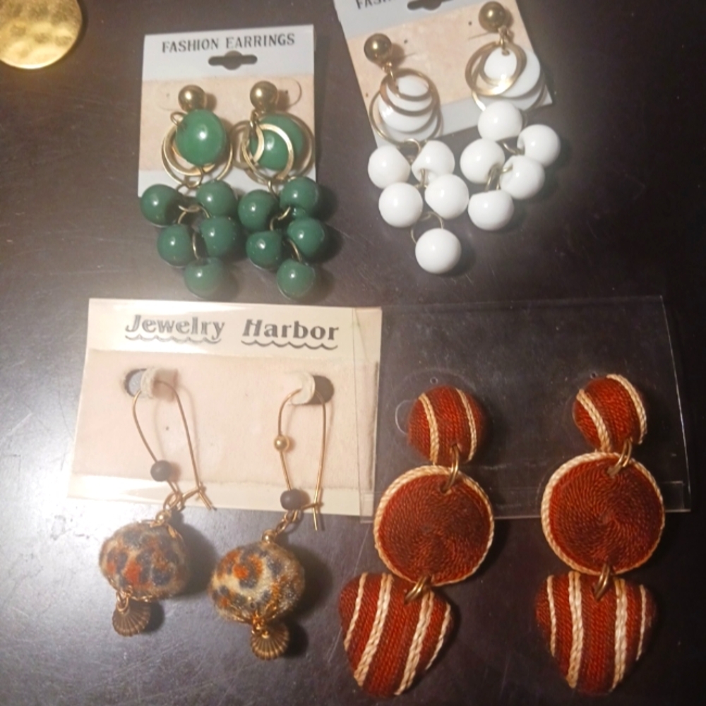 Vtg Earrings 70s & 80s New Dangle Grape Cluster Fabric Funky White Green Brown